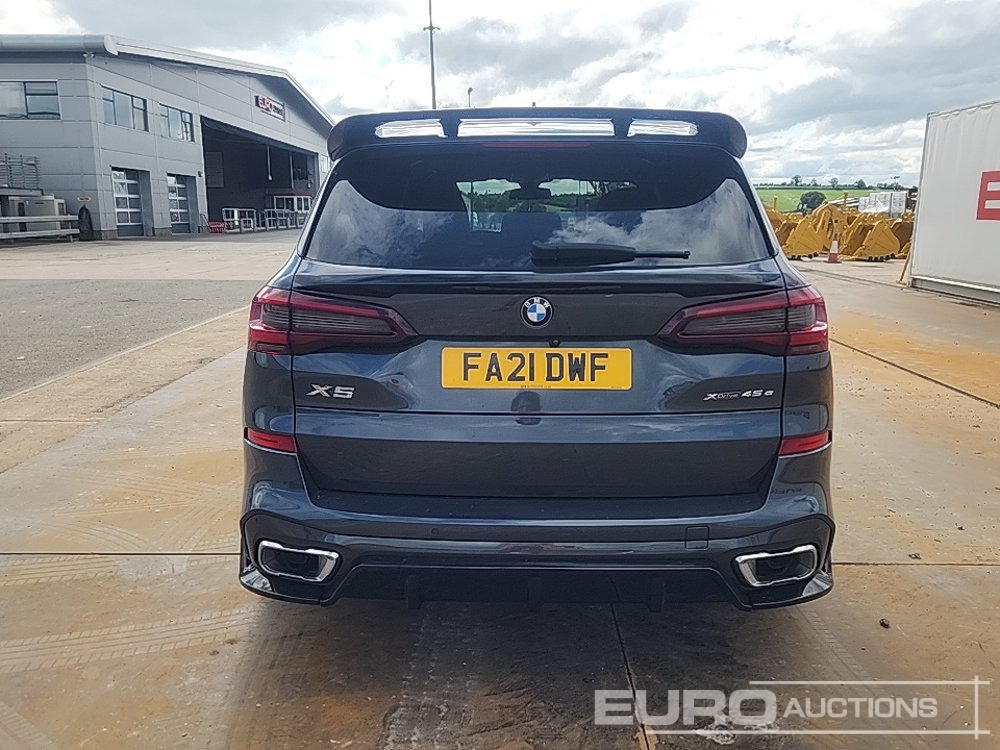 2021 BMW X5 45E M-Sport - SUV: תמונה 4 2021 BMW X5 45E M-Sport - SUV: תמונה 4
