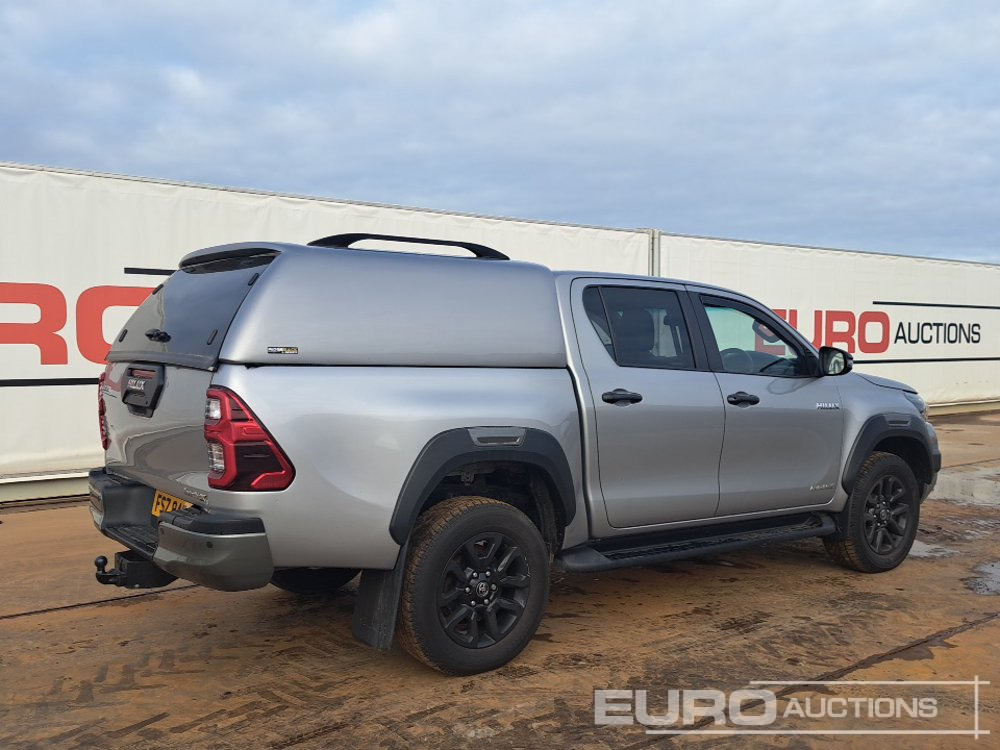 2022 Toyota Hilux Invincible X - טנדר: תמונה 5 2022 Toyota Hilux Invincible X - טנדר: תמונה 5