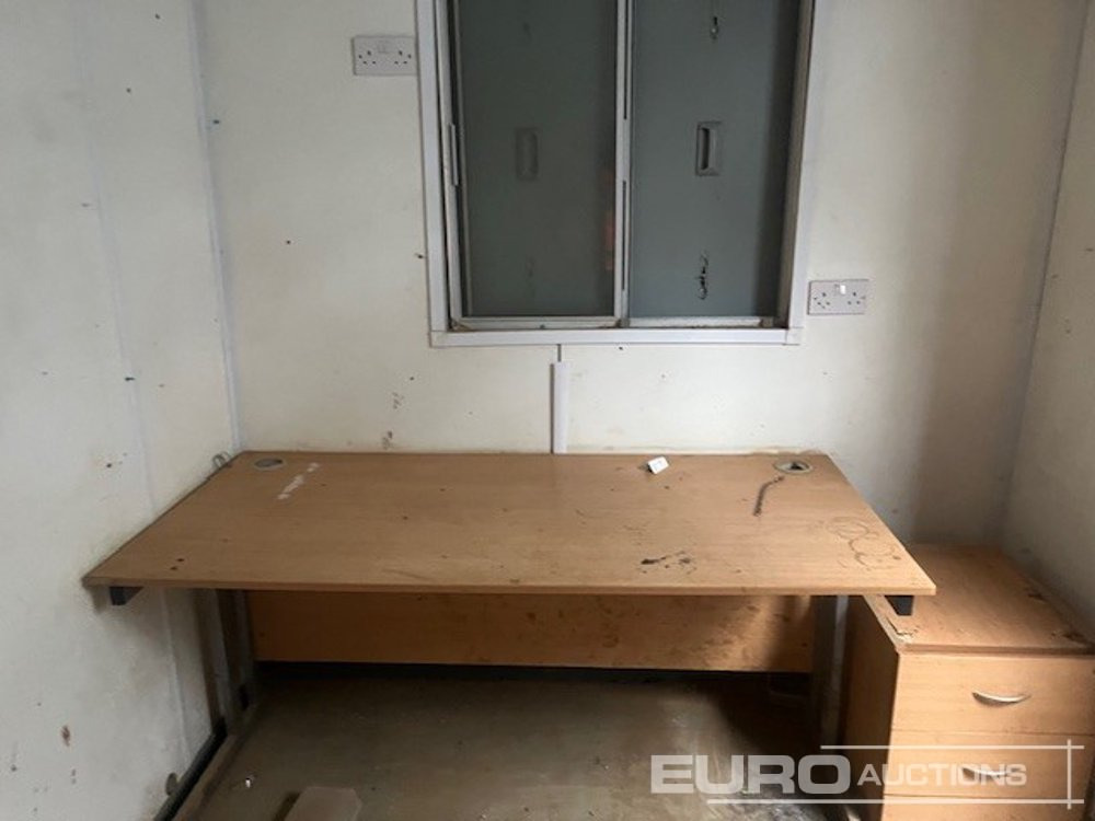 20ft 50/50 Office / Store (Selling offsite - Rodington, Shropshire) (Cannot Be Reconsigned) - מכולת משלוח: תמונה 5 20ft 50/50 Office / Store (Selling offsite - Rodington, Shropshire) (Cannot Be Reconsigned) - מכולת משלוח: תמונה 5