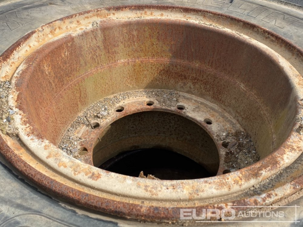 23.5R25 Tyre & Rim (2 of) - צמיג: תמונה 4 23.5R25 Tyre & Rim (2 of) - צמיג: תמונה 4