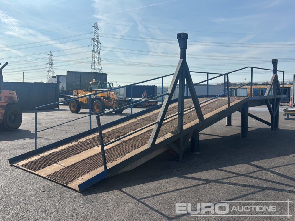 30' x 8' Loading Ramp - רמפת העמסה: תמונה 5 30' x 8' Loading Ramp - רמפת העמסה: תמונה 5