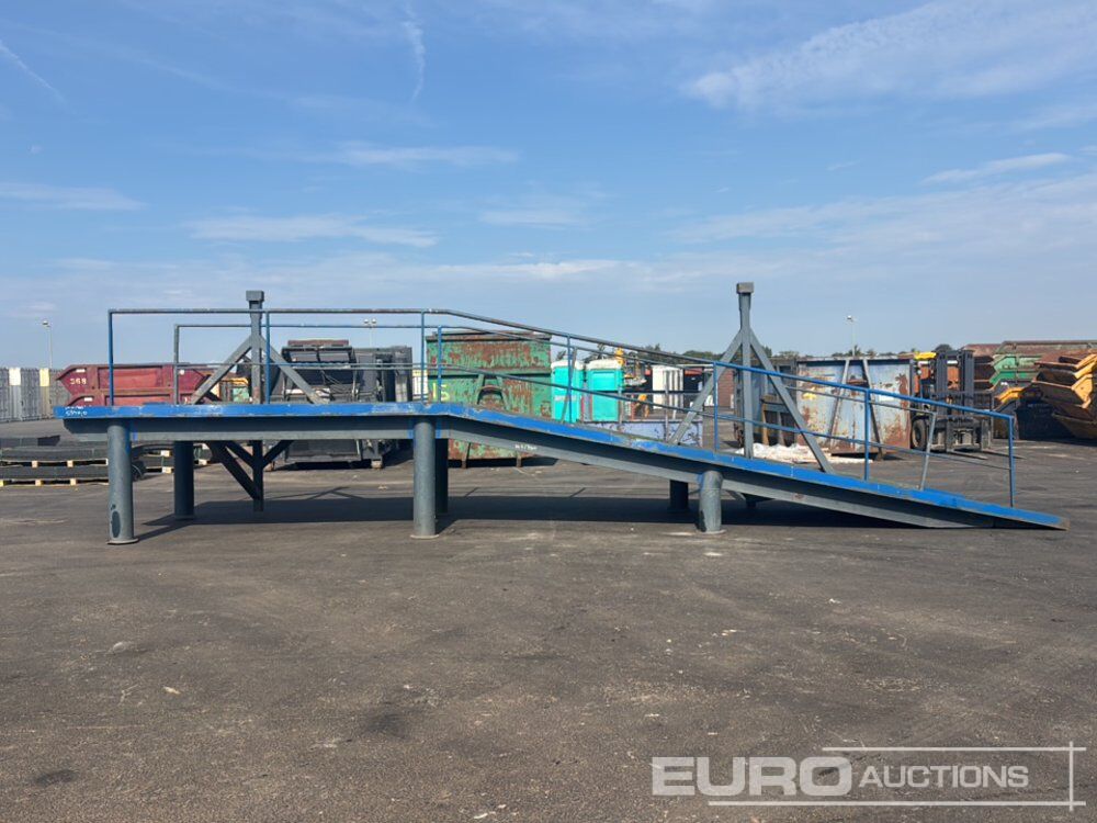 30' x 8' Loading Ramp - רמפת העמסה: תמונה 2 30' x 8' Loading Ramp - רמפת העמסה: תמונה 2