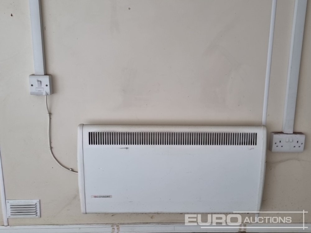 מכולת משלוח 32' x 10' Office: תמונה 17