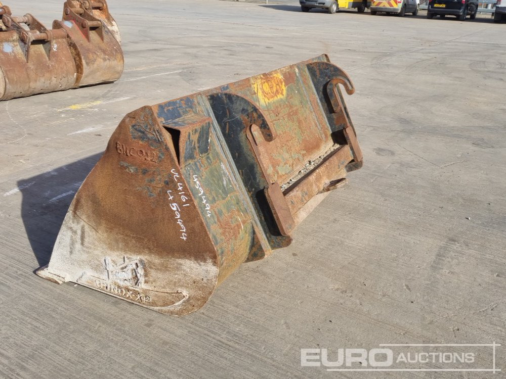 74" Loading Bucket to suit Telehandler - דלי: תמונה 3 74" Loading Bucket to suit Telehandler - דלי: תמונה 3