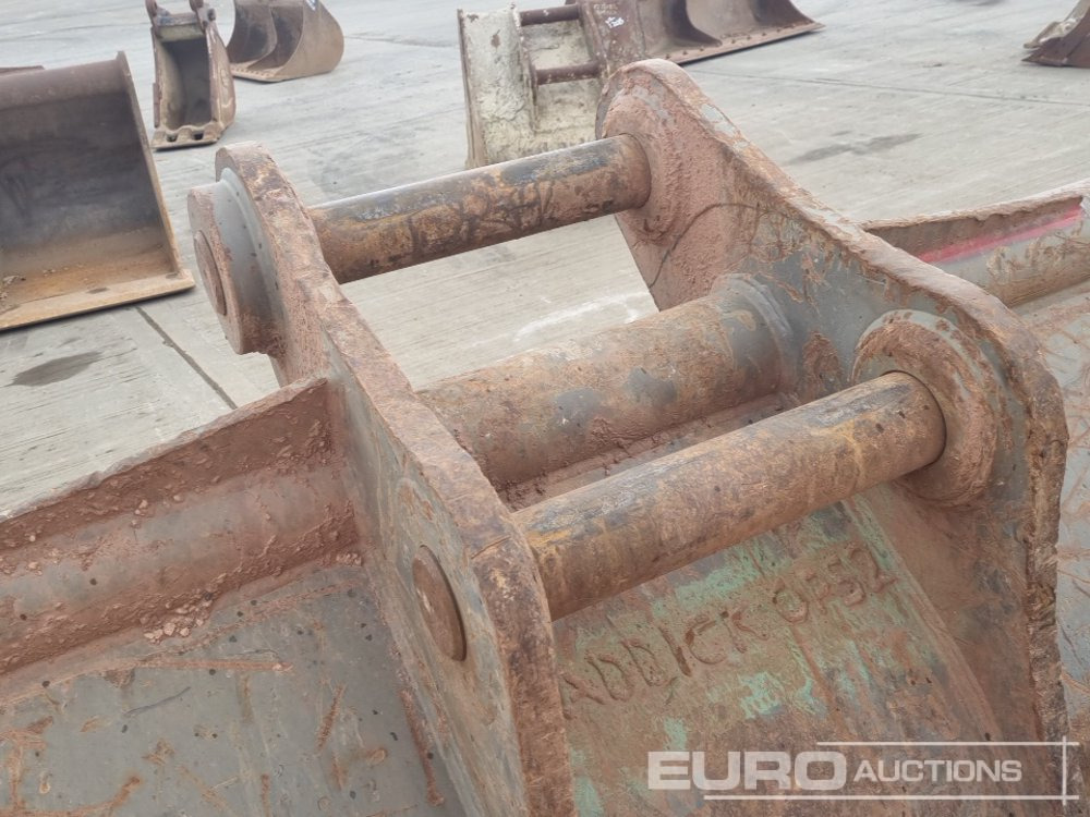 דלי 96" Ditching Bucket 90mm Pin to suit 30 Ton Excavator: תמונה 12