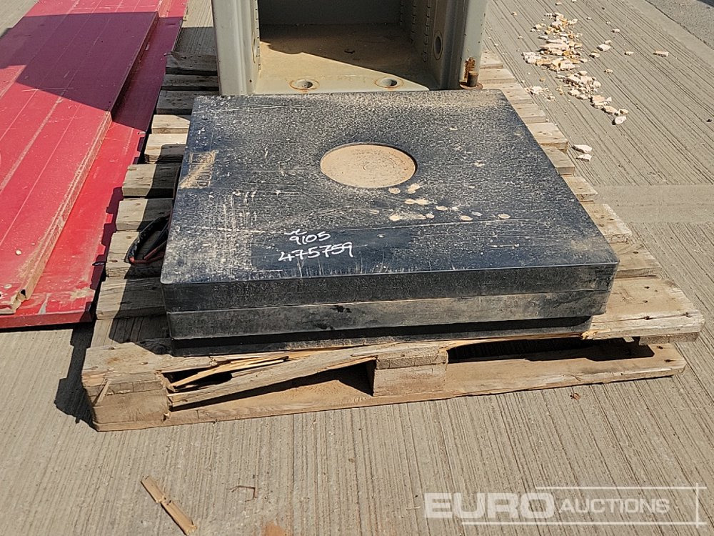 ציוד בנייה Aluminium Dropside Side Panels (2 of), Hiab Outrigger Feet (3 of), Chubb Key Safe: תמונה 9