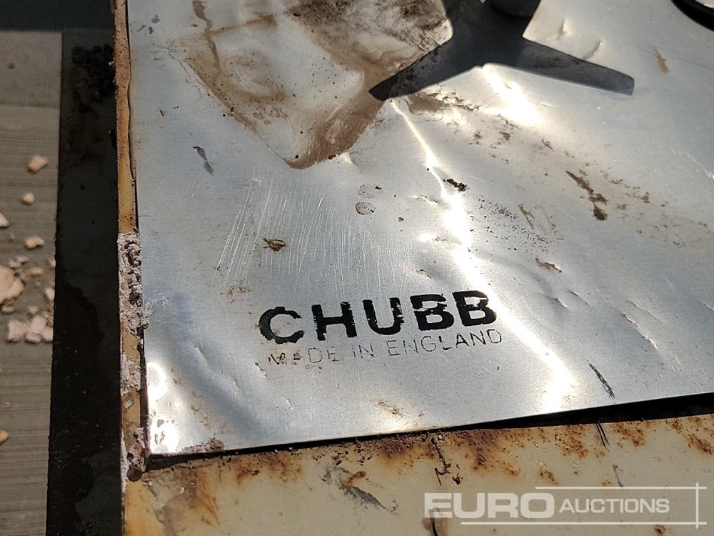ציוד בנייה Aluminium Dropside Side Panels (2 of), Hiab Outrigger Feet (3 of), Chubb Key Safe: תמונה 23