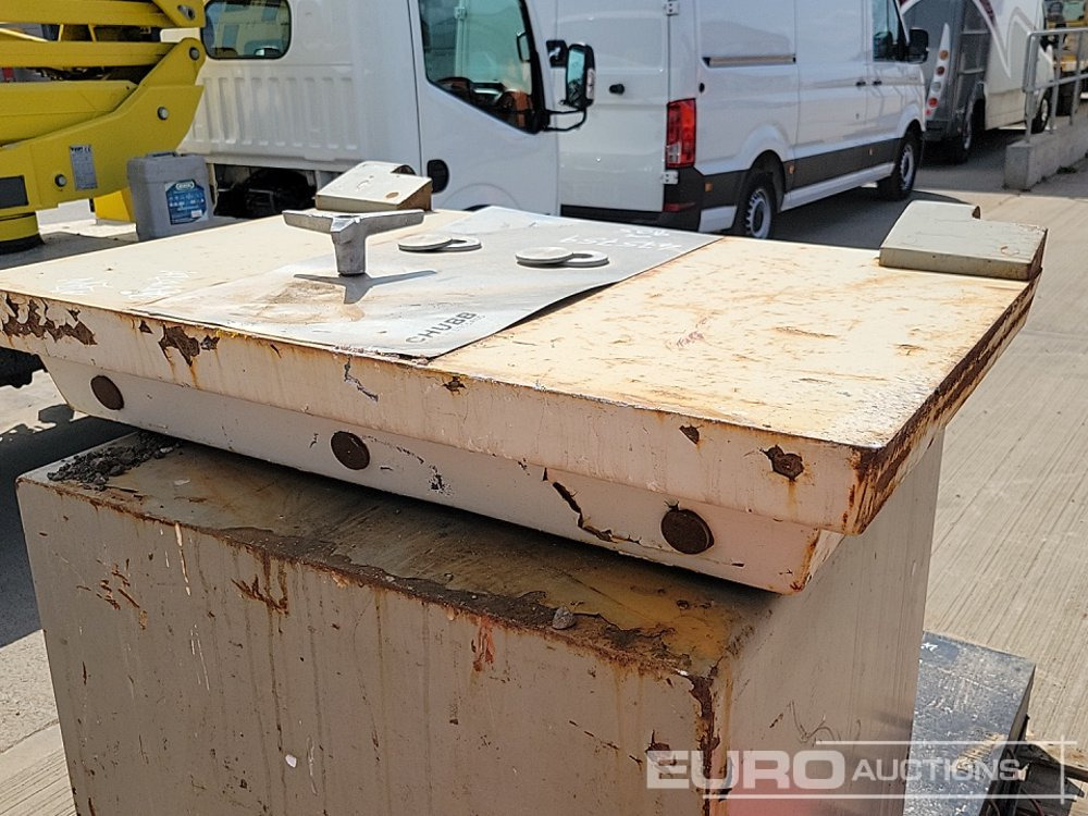 ציוד בנייה Aluminium Dropside Side Panels (2 of), Hiab Outrigger Feet (3 of), Chubb Key Safe: תמונה 22