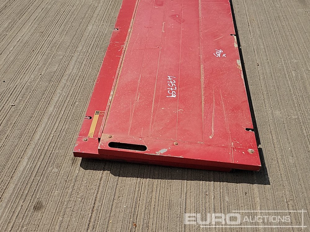 ציוד בנייה Aluminium Dropside Side Panels (2 of), Hiab Outrigger Feet (3 of), Chubb Key Safe: תמונה 15