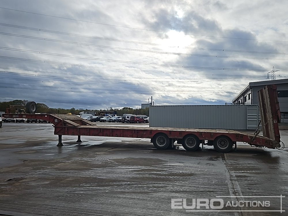 Andover Tri Axle Step Frame Low Loader, Winch, Hydraulic Fliptoe Ramps - סמיטריילר עם מטען נמוך: תמונה 2 Andover Tri Axle Step Frame Low Loader, Winch, Hydraulic Fliptoe Ramps - סמיטריילר עם מטען נמוך: תמונה 2