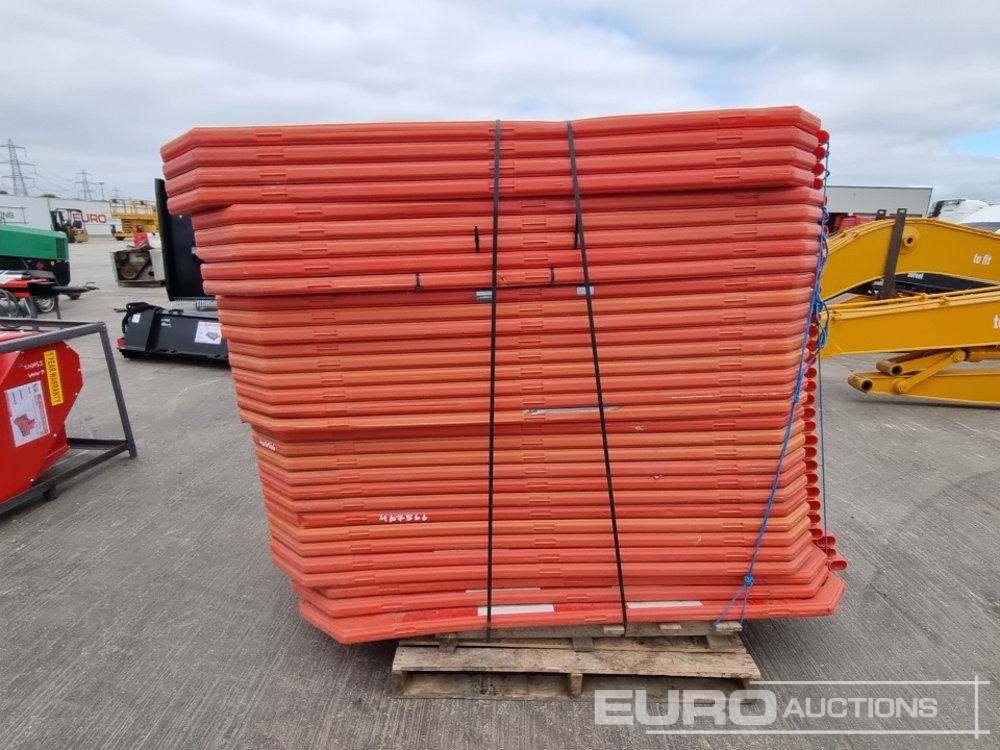 Bundle of Plastic Safety Fencing (2 of) - מכונות אחרות: תמונה 4 Bundle of Plastic Safety Fencing (2 of) - מכונות אחרות: תמונה 4