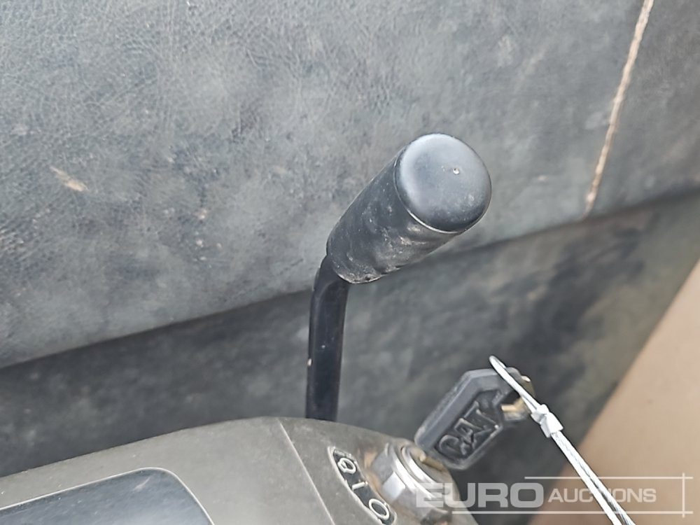 מיני מחפר CAT 306: תמונה 41