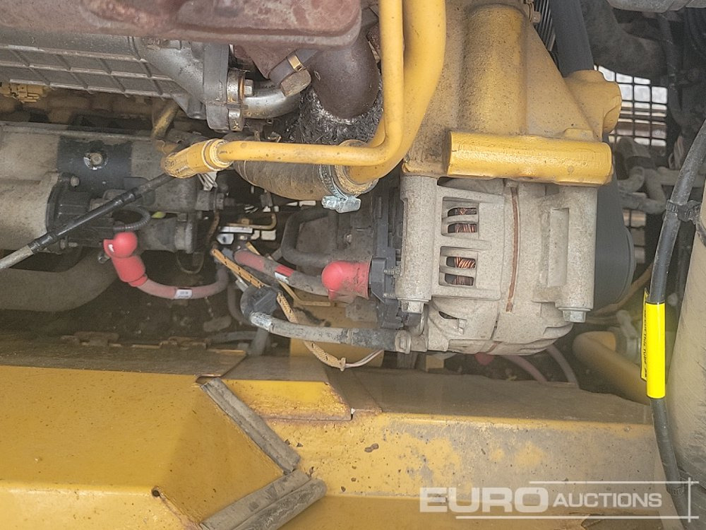 מחפר סורק CAT 320GC: תמונה 32