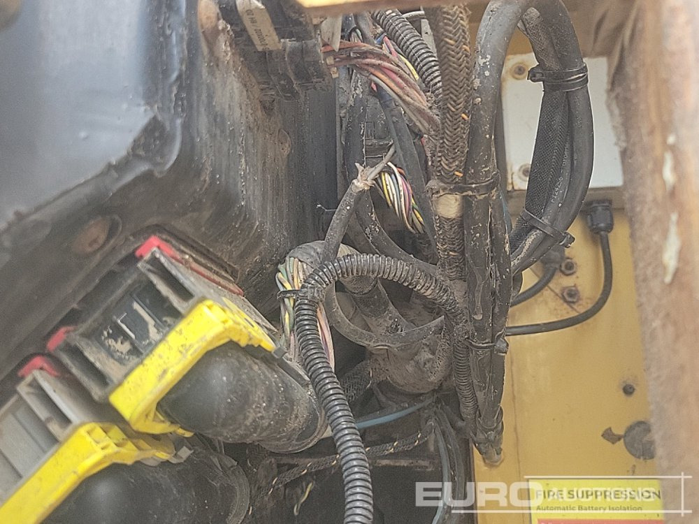מחפר סורק CAT 320GC: תמונה 40