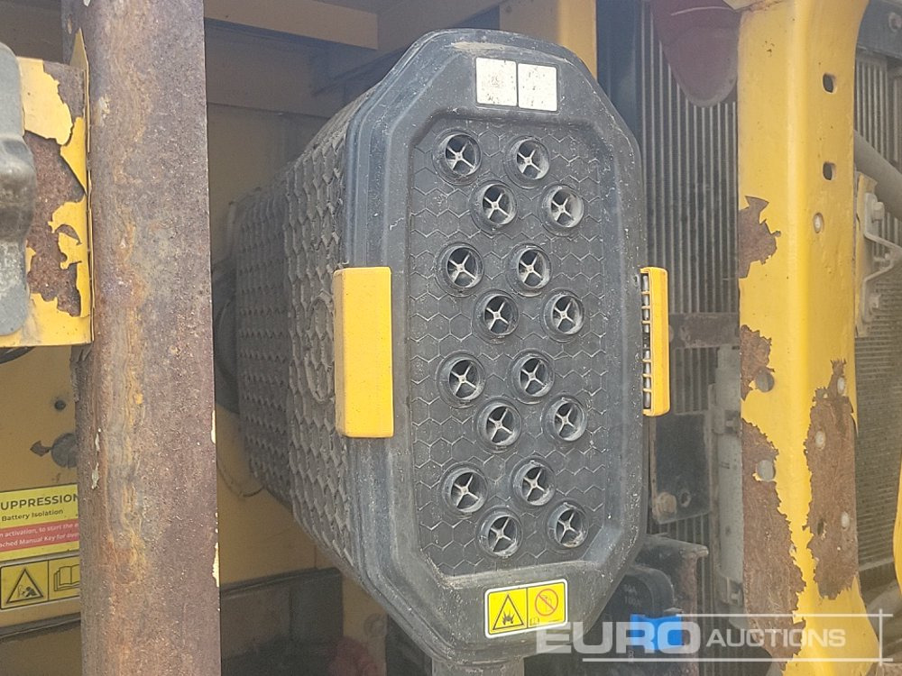 מחפר סורק CAT 320GC: תמונה 41