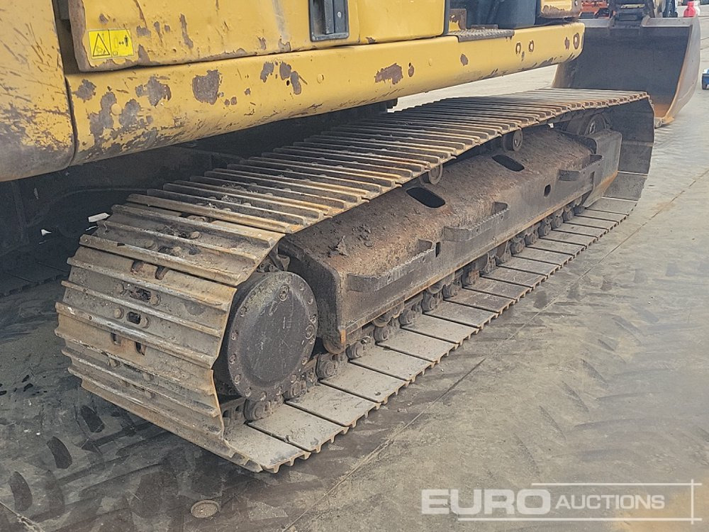 מחפר סורק CAT 320GC: תמונה 13