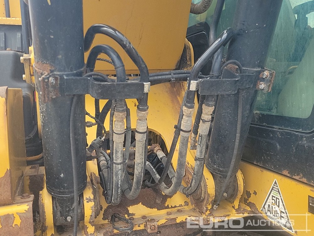 מחפר סורק CAT 320GC: תמונה 25