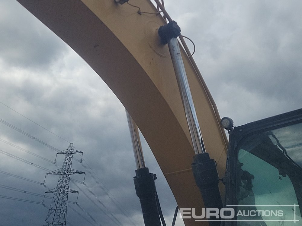 מחפר סורק CAT 320GC: תמונה 24
