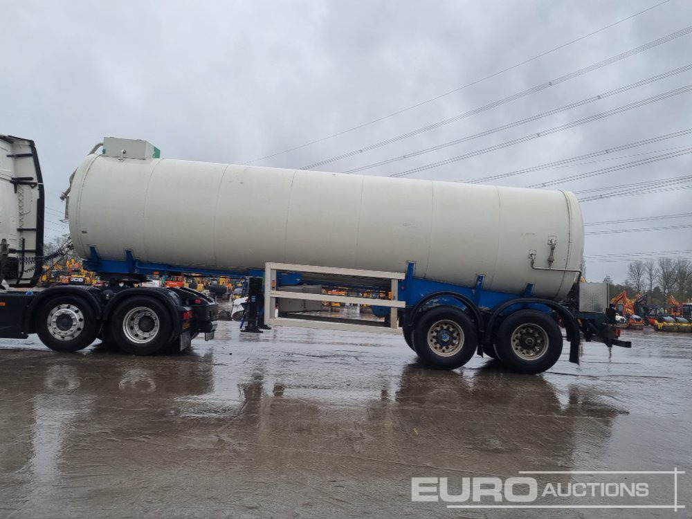 Clayton Twin Axle Tanker Trailer, Rear Steer, Stainless Steel Tank (Plating Certificate Available) - סמיטריילר מכל: תמונה 2 Clayton Twin Axle Tanker Trailer, Rear Steer, Stainless Steel Tank (Plating Certificate Available) - סמיטריילר מכל: תמונה 2