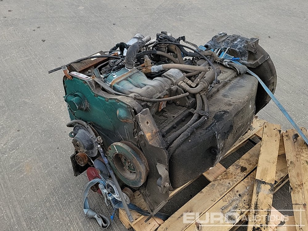 Cummins 6 Cylinder Engine - מנוע: תמונה 1 Cummins 6 Cylinder Engine - מנוע: תמונה 1