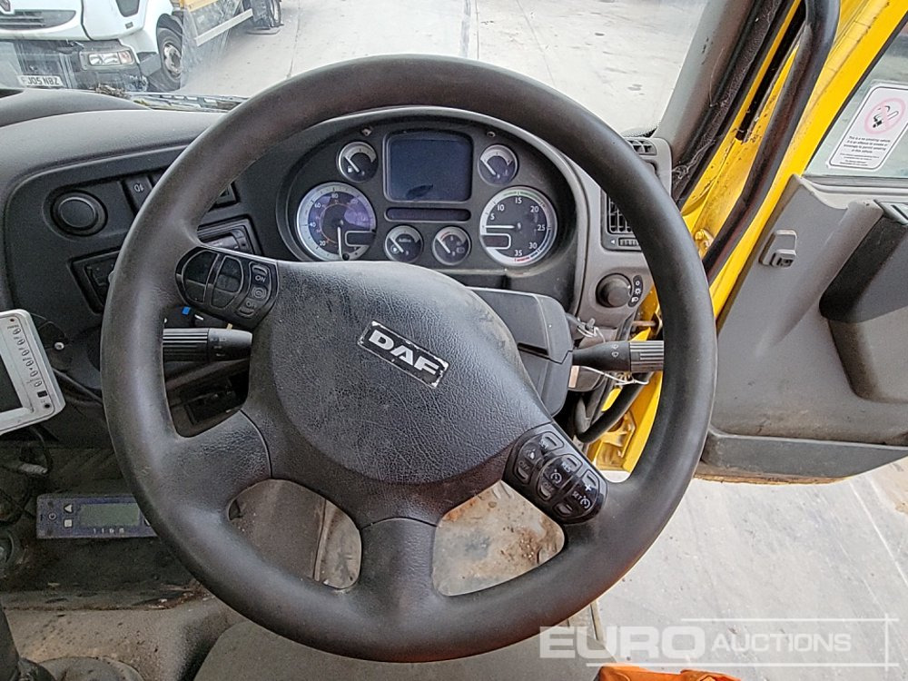 מזהיר DAF 55.250: תמונה 35 מזהיר DAF 55.250: תמונה 35