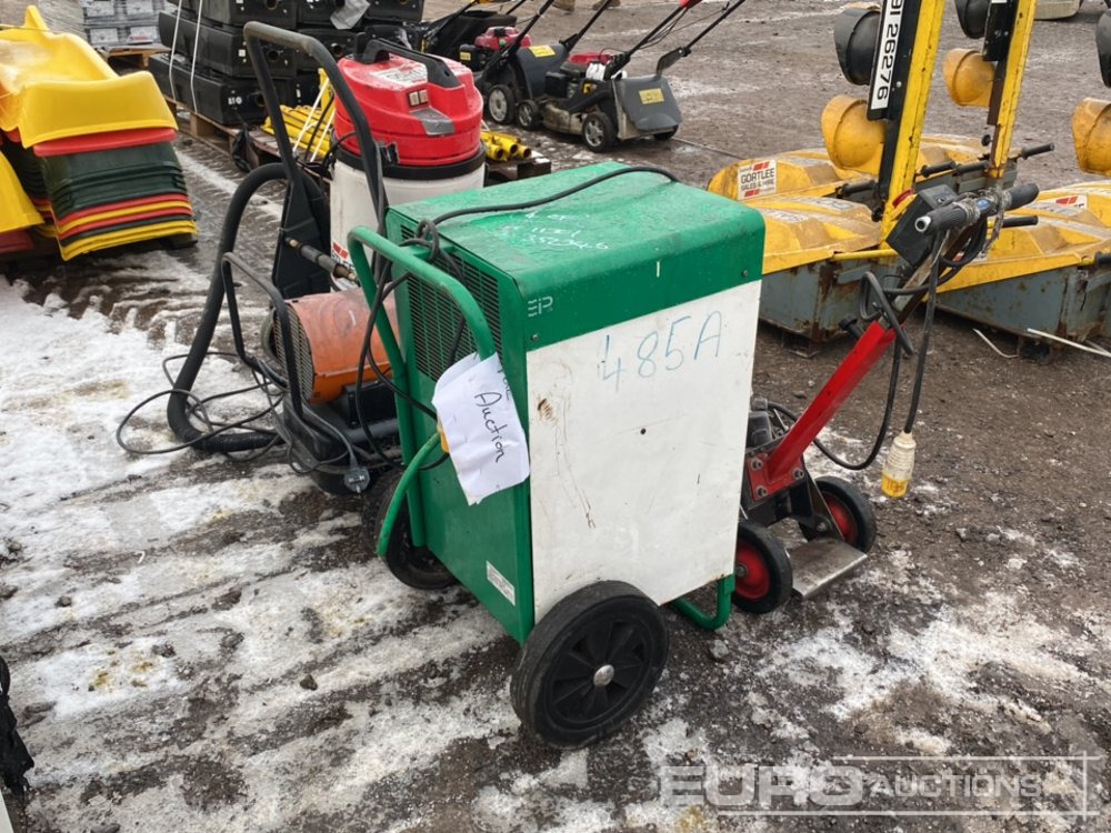 Fireball Space Heater, Industral Vacuum, Ebac Dehumidifier, Floor Scraper (4 of) - ציוד בקרת אקלים תעשייתי: תמונה 5 Fireball Space Heater, Industral Vacuum, Ebac Dehumidifier, Floor Scraper (4 of) - ציוד בקרת אקלים תעשייתי: תמונה 5