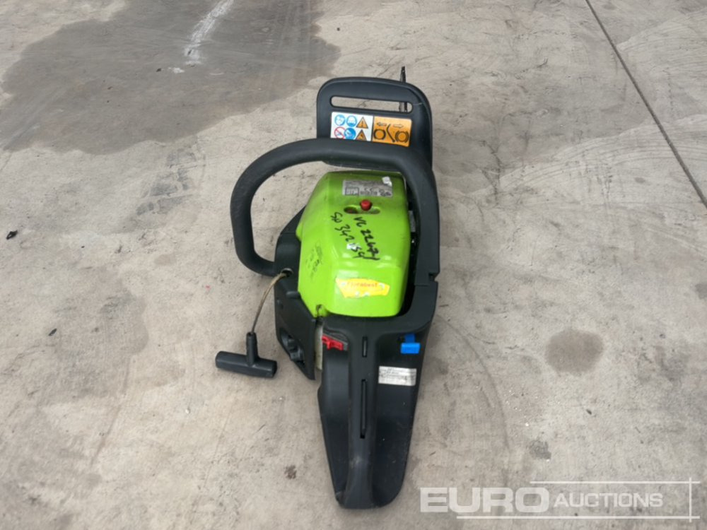 Florabest Petrol Chainsaw - ציוד בנייה: תמונה 4 Florabest Petrol Chainsaw - ציוד בנייה: תמונה 4
