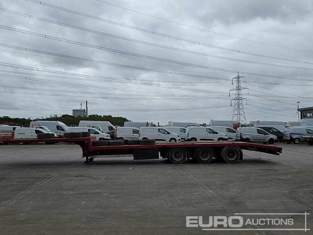 Fruehauf Tri Axle Step Frame Low Loader Trailer - סמיטריילר עם מטען נמוך: תמונה 2 Fruehauf Tri Axle Step Frame Low Loader Trailer - סמיטריילר עם מטען נמוך: תמונה 2