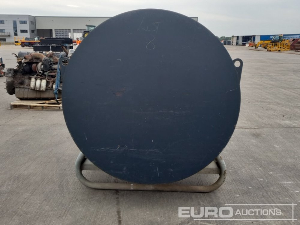 Fuel Proof 2000 Litre Bunded Fuel bowser, Eletric Pump, Fuel Meter - מכל אחסון: תמונה 4 Fuel Proof 2000 Litre Bunded Fuel bowser, Eletric Pump, Fuel Meter - מכל אחסון: תמונה 4