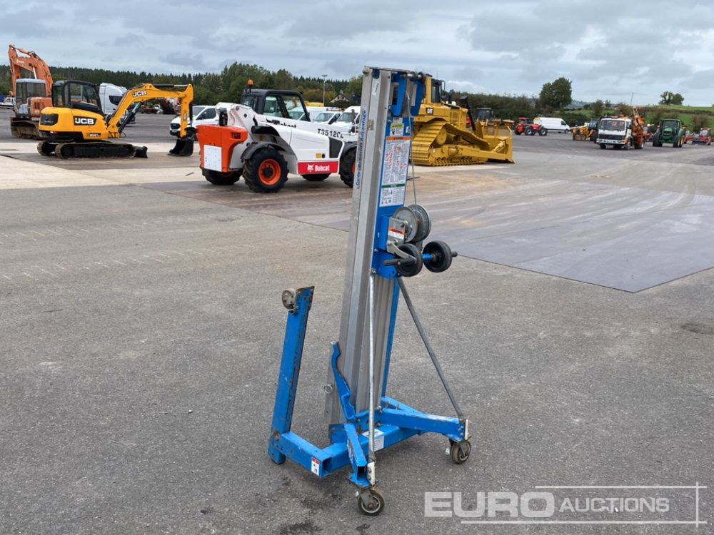 Genie SLA-10 - ציוד לטיפול בחומרים: תמונה 2 Genie SLA-10 - ציוד לטיפול בחומרים: תמונה 2