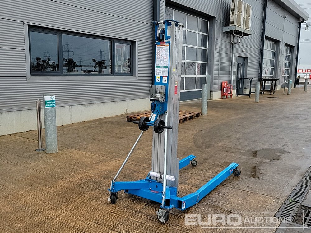 Genie SLA-15 - ציוד לטיפול בחומרים: תמונה 1 Genie SLA-15 - ציוד לטיפול בחומרים: תמונה 1