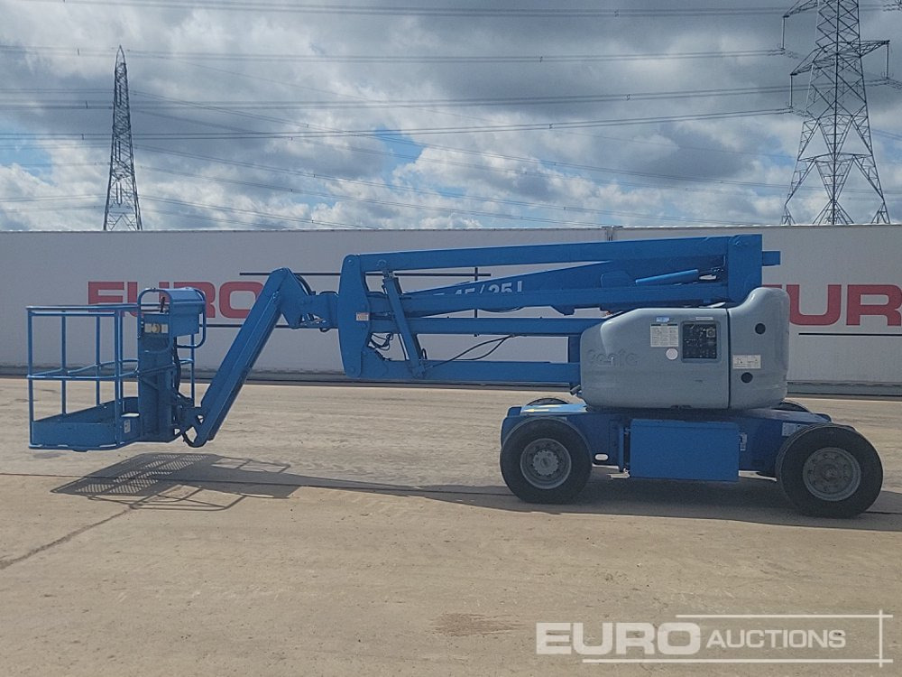 Genie Z4525 - פלטפורמה אווירית: תמונה 2 Genie Z4525 - פלטפורמה אווירית: תמונה 2
