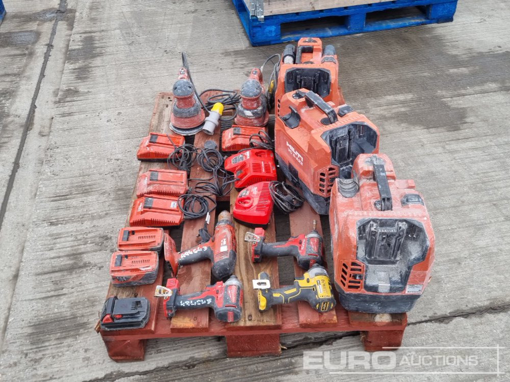 Hilti Battery Vacuum (3 of), 110Volt Orbital Sander (2 of), Battery Drill, Battery (2 of), Charger (4 of), Milwaukee Battery Impact Wrench (2 of), Charger (2 of), Battery, DeWalt Battery Impact Wrench - ציוד בנייה: תמונה 2 Hilti Battery Vacuum (3 of), 110Volt Orbital Sander (2 of), Battery Drill, Battery (2 of), Charger (4 of), Milwaukee Battery Impact Wrench (2 of), Charger (2 of), Battery, DeWalt Battery Impact Wrench - ציוד בנייה: תמונה 2