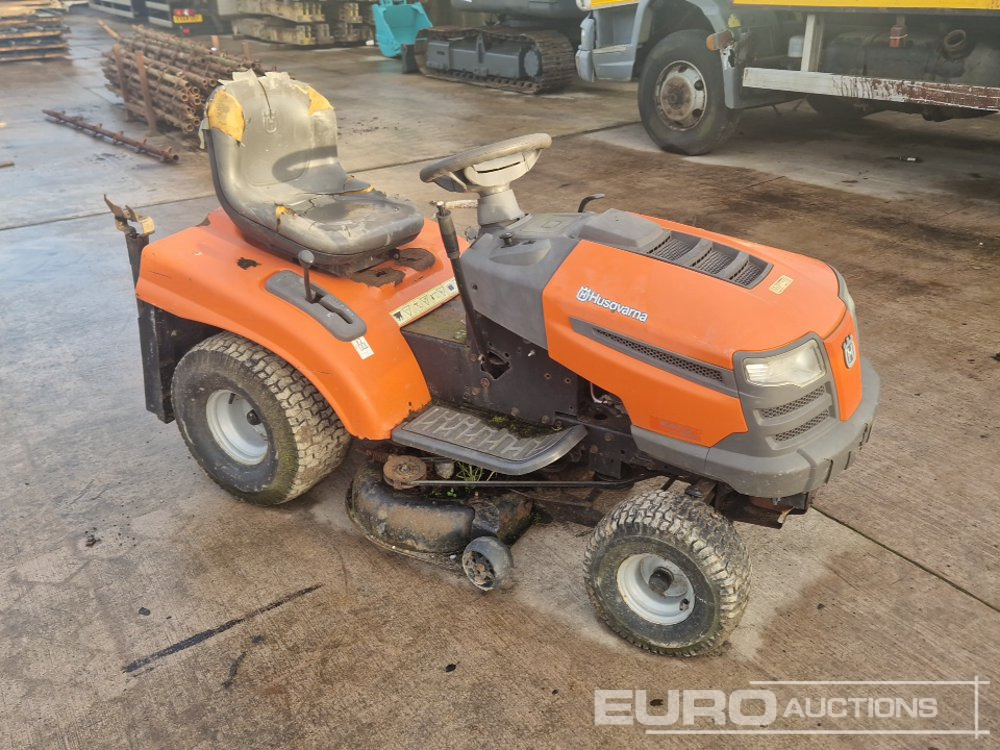 Husqvarna Petrol Ride on Lawnmower (Non Runner) - מכסחת גינה: תמונה 4 Husqvarna Petrol Ride on Lawnmower (Non Runner) - מכסחת גינה: תמונה 4