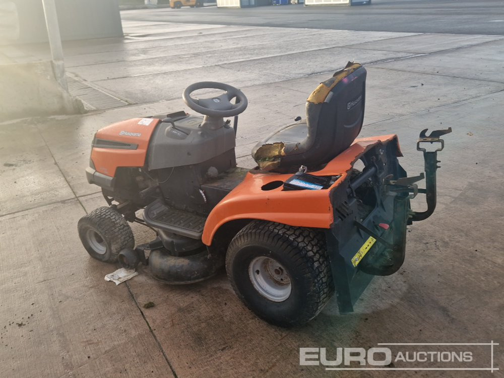 Husqvarna Petrol Ride on Lawnmower (Non Runner) - מכסחת גינה: תמונה 2 Husqvarna Petrol Ride on Lawnmower (Non Runner) - מכסחת גינה: תמונה 2