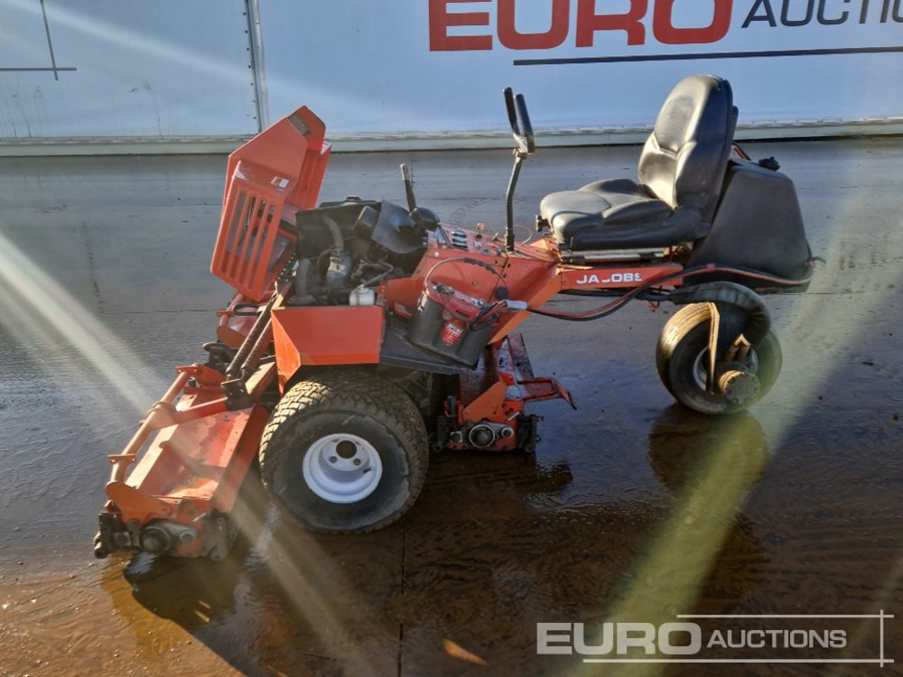 Jacobsen Tri-King 1672D 3 Wheel 3 Gang Ride On Lawnmower - מכסחת גינה: תמונה 2 Jacobsen Tri-King 1672D 3 Wheel 3 Gang Ride On Lawnmower - מכסחת גינה: תמונה 2