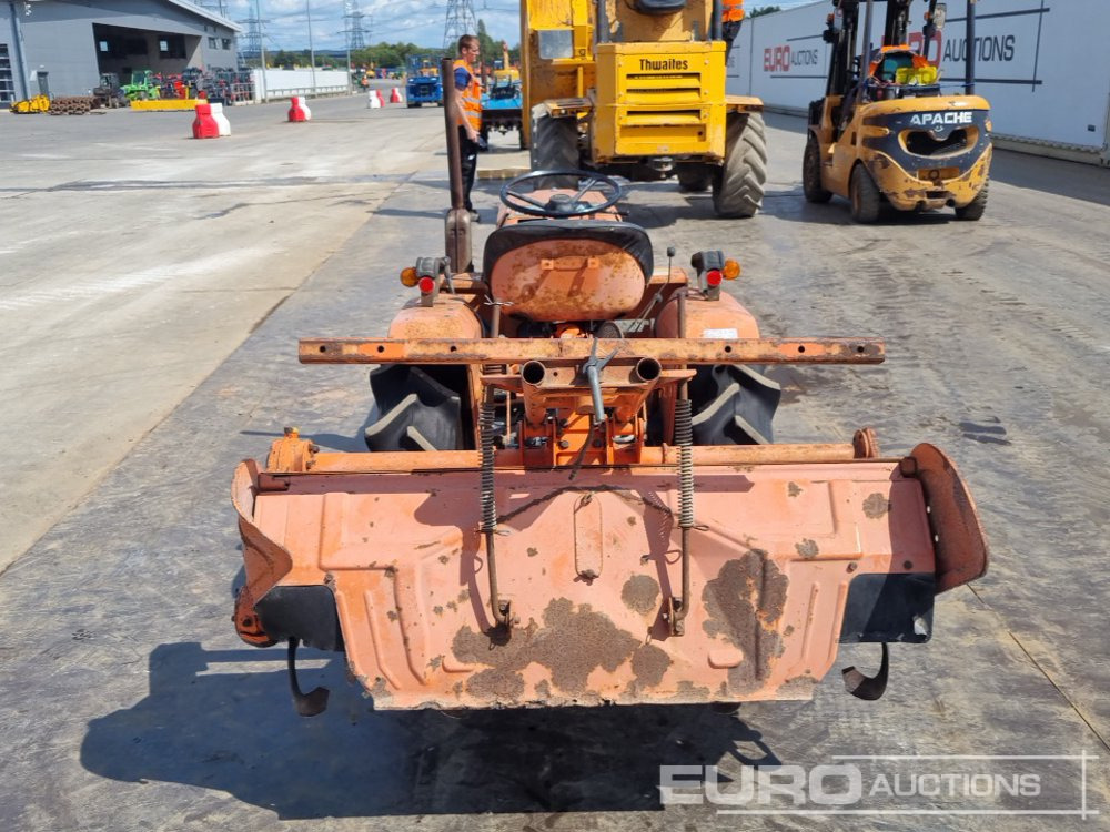 Kubota B1502 - טרקטור קומפקטי: תמונה 4 Kubota B1502 - טרקטור קומפקטי: תמונה 4
