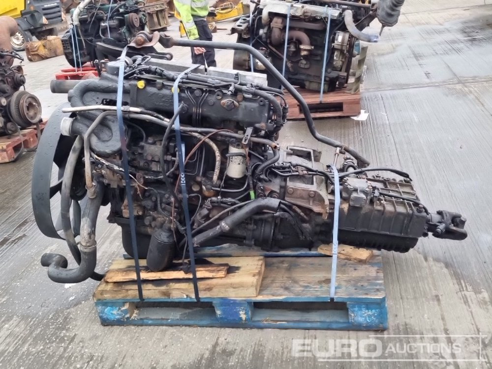 MAN 4 Cylinder Engine, Gearbox - מנוע: תמונה 2 MAN 4 Cylinder Engine, Gearbox - מנוע: תמונה 2