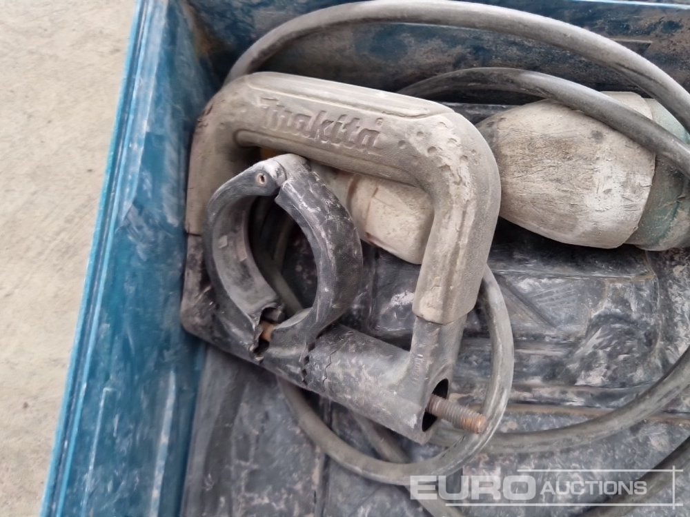 ציוד בנייה Makita HM0871C 110 Volt Hammer Drill/Breaker: תמונה 11