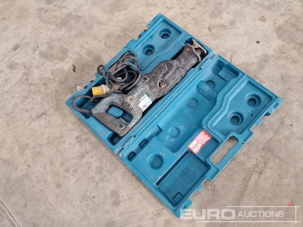 Makita HR3070C 110 Volt Recip Saw - ציוד בנייה: תמונה 3 Makita HR3070C 110 Volt Recip Saw - ציוד בנייה: תמונה 3