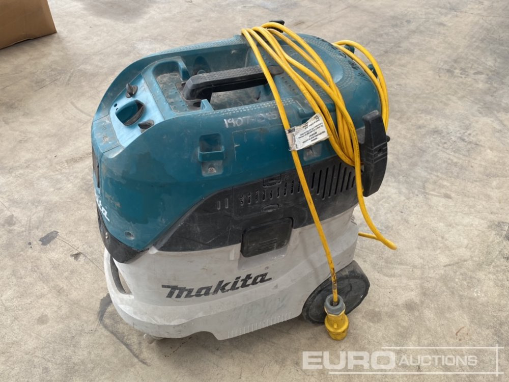 Makita VC4210MX1 110 Volt Dust Extractor - ציוד בנייה: תמונה 1 Makita VC4210MX1 110 Volt Dust Extractor - ציוד בנייה: תמונה 1