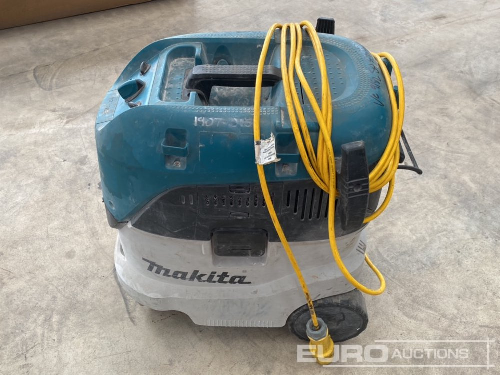 Makita VC4210MX1 110 Volt Dust Extractor - ציוד בנייה: תמונה 2 Makita VC4210MX1 110 Volt Dust Extractor - ציוד בנייה: תמונה 2