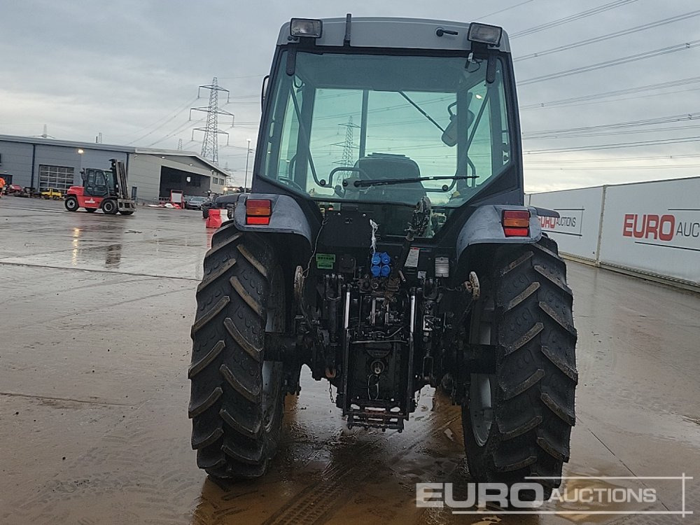 Massey Ferguson MF2210-4 - טרקטור חקלאי: תמונה 4 Massey Ferguson MF2210-4 - טרקטור חקלאי: תמונה 4