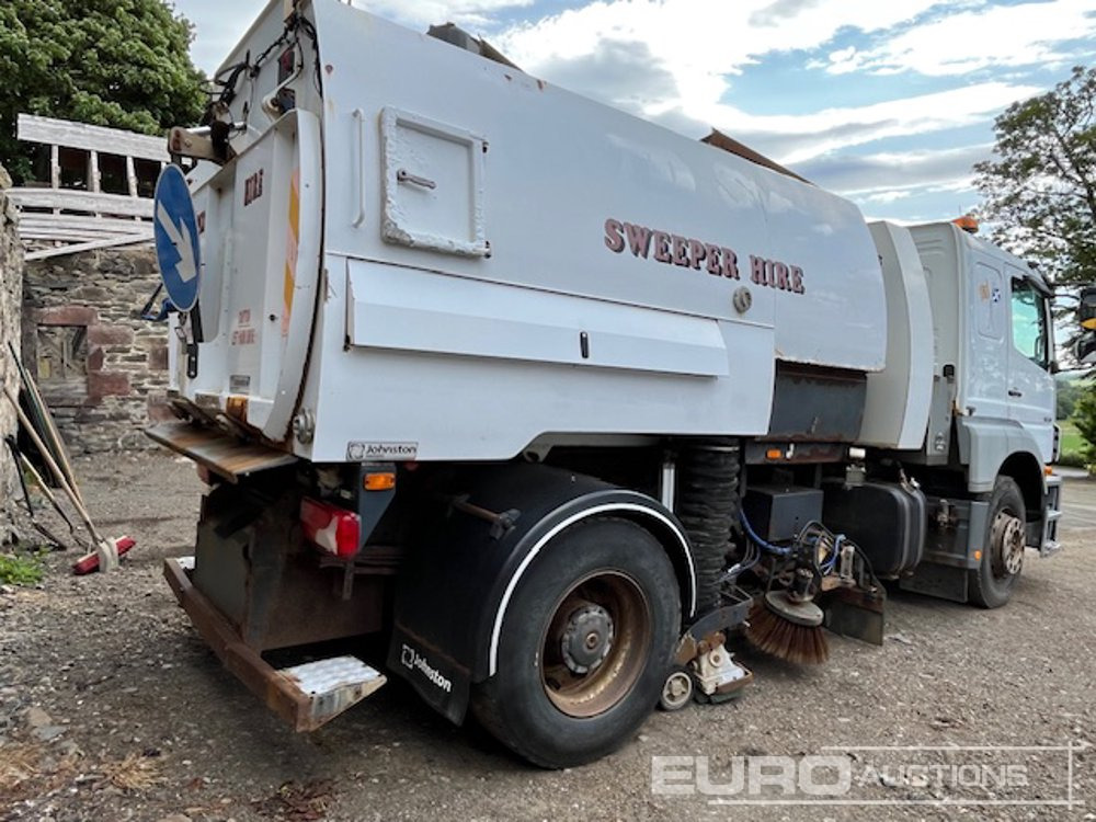 Mercedes Benz AXOR 1829 - מטאטא כבישים: תמונה 4 Mercedes Benz AXOR 1829 - מטאטא כבישים: תמונה 4