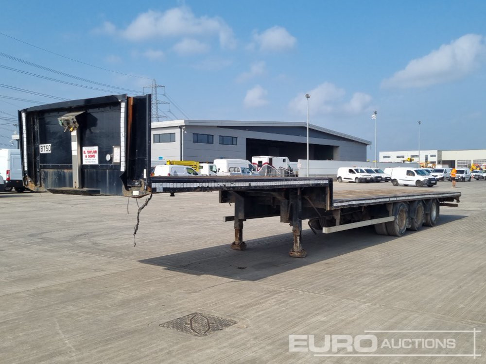 Montracon Tri Axle Step Frame Low Loader Trailer - סמיטריילר עם מטען נמוך: תמונה 1 Montracon Tri Axle Step Frame Low Loader Trailer - סמיטריילר עם מטען נמוך: תמונה 1