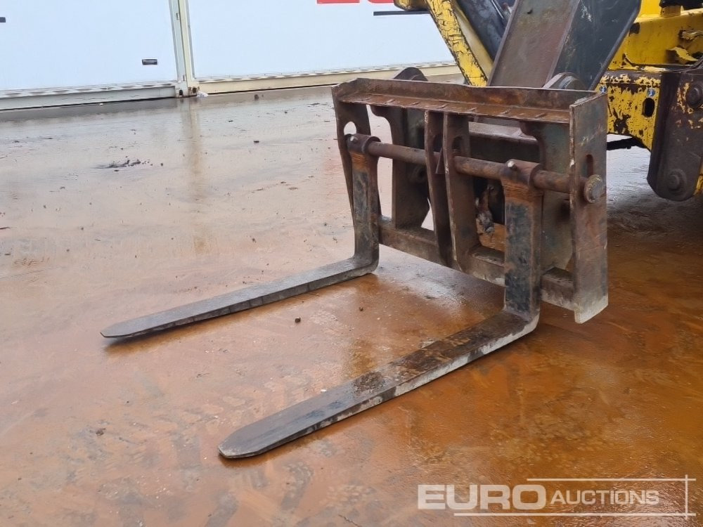 מפעיל טלסקופי New Holland LM1345: תמונה 17