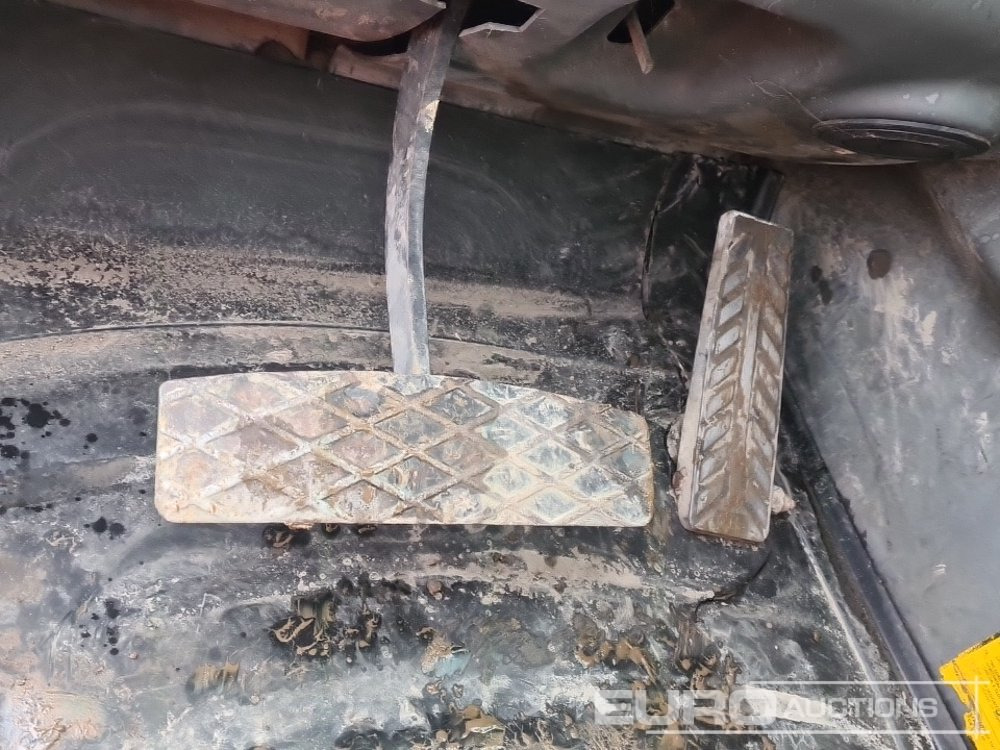 מפעיל טלסקופי New Holland LM1345: תמונה 32