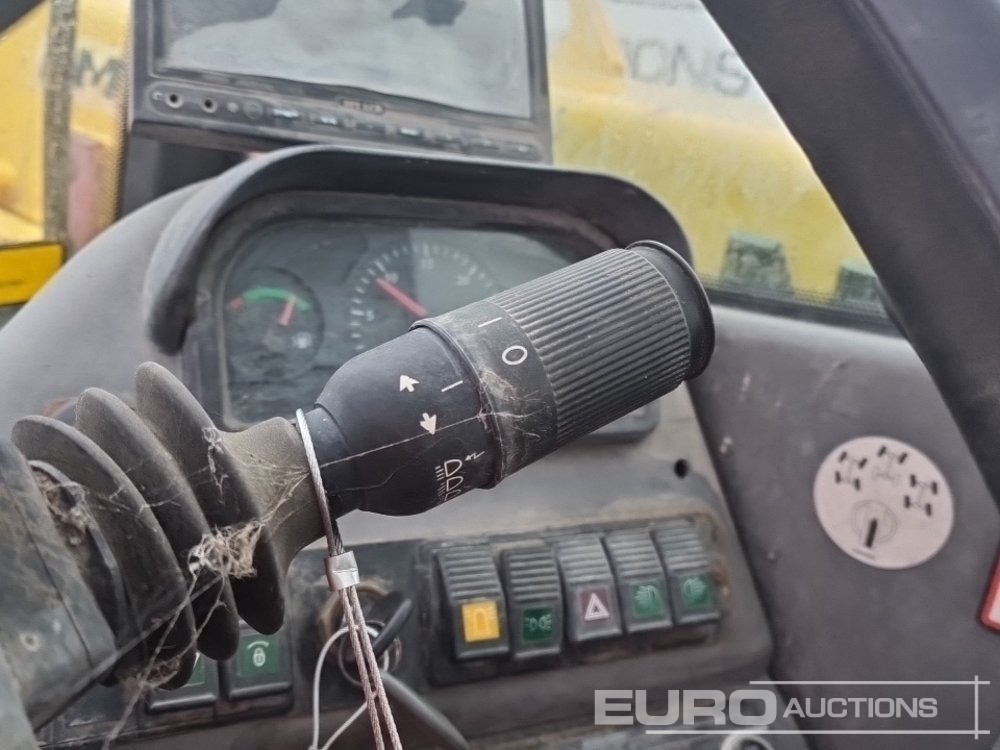 מפעיל טלסקופי New Holland LM1345: תמונה 38