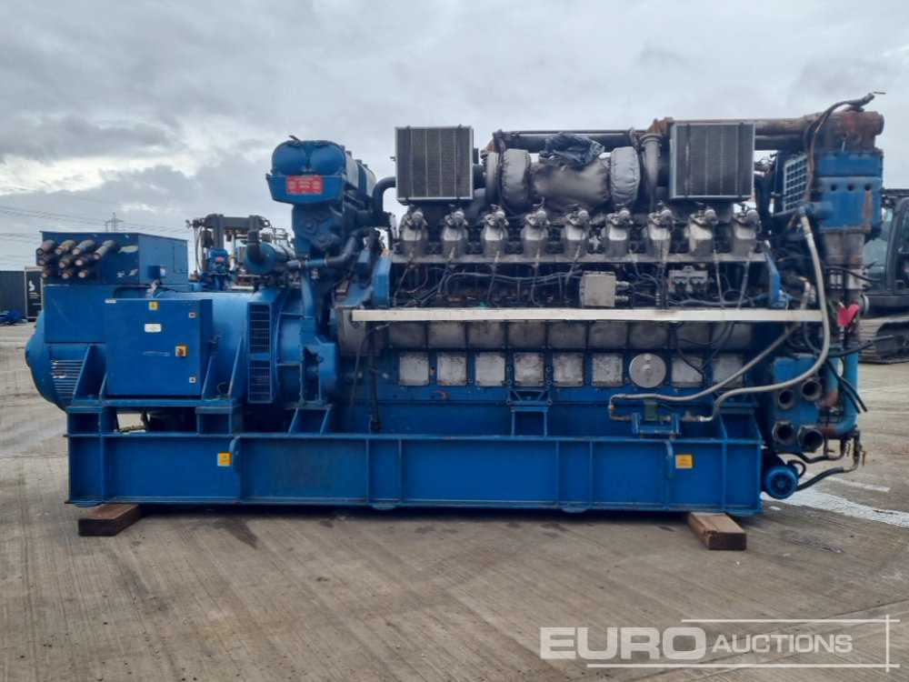 Newage Stamford 1900kVA Generator, Cummins Engine - ערכת גנרטורים: תמונה 2 Newage Stamford 1900kVA Generator, Cummins Engine - ערכת גנרטורים: תמונה 2