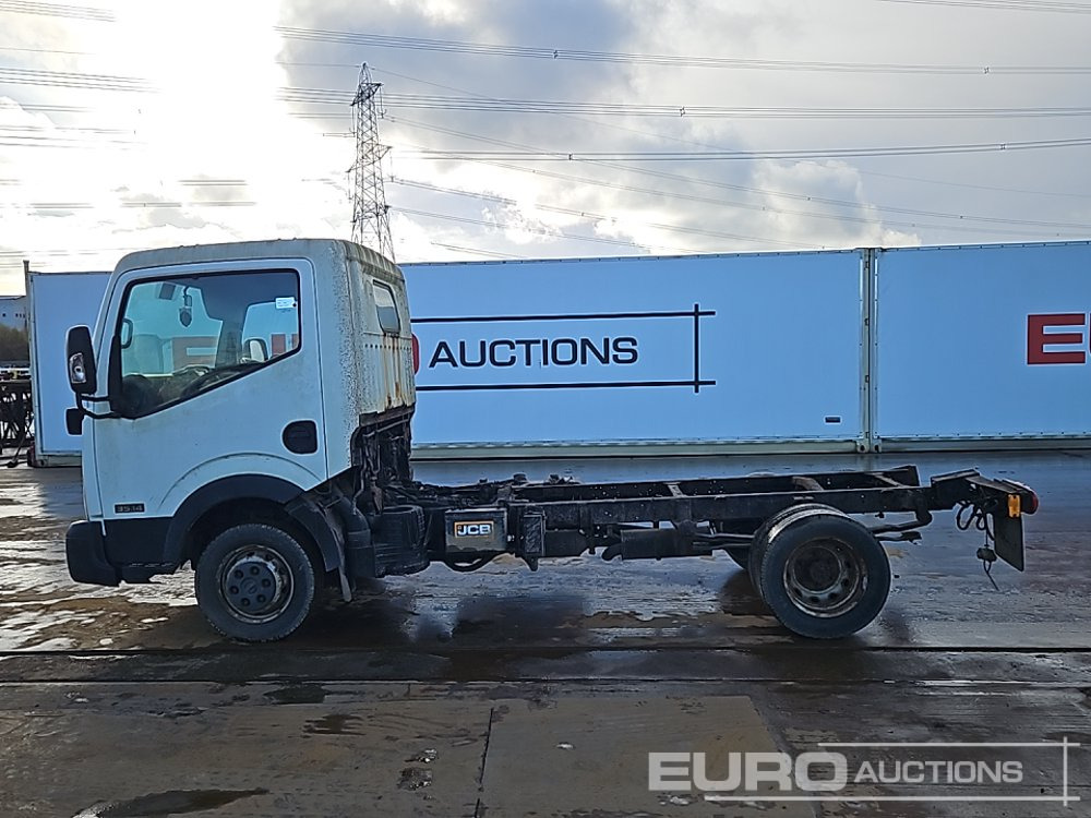 Nissan NT400 - משאית עם שלדת תא: תמונה 2 Nissan NT400 - משאית עם שלדת תא: תמונה 2